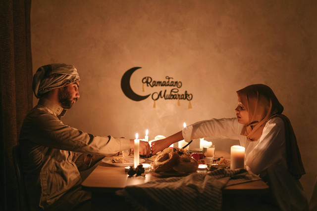 Ilustrasi Doa Buka Puasa dan Artinya. Pexels/Thirdman