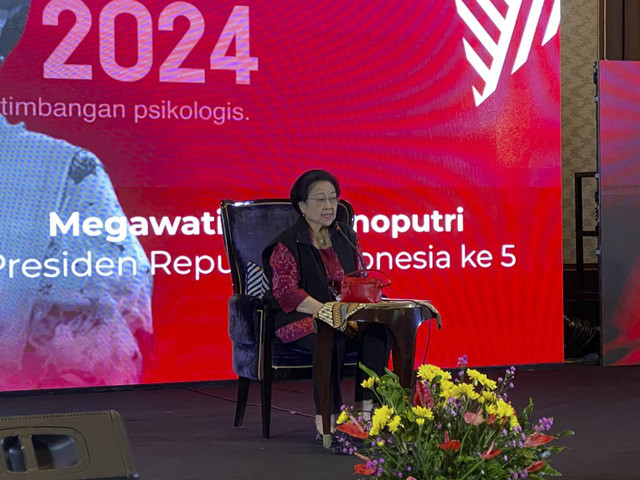 Ketua Umum PDIP Megawati Soekarnoputri di Peluncuran dan Diskusi Buku Pilpres 2024: Antara Hukum, Etika, dan Pertimbangan Psikologis, di Four Seasons, Jakarta pada Kamis (12/12/2024). Foto: Abid Raihan/kumparan