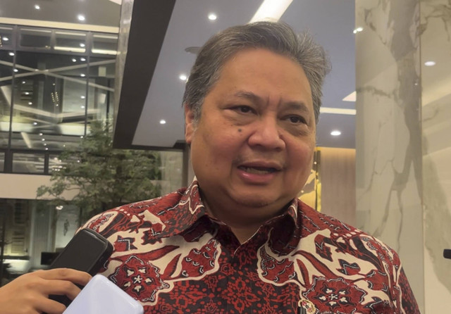 Menko Bidang Perekonomian Airlangga Hartarto saat ditemui di Kantor Kemenko Bidang Perekonomian, Jakarta, Kamis (12/12/2024). Foto: Widya Islamiati/kumparan