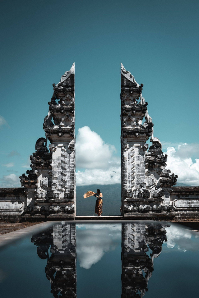 Pura Lempuyang (sumber: https://pixabay.com/id/)
