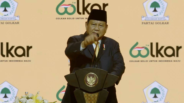Presiden Prabowo Subianto menyampaikan pidato pada perayaan HUT ke-60 Partai Golkar di Sentul International Convention Center (SICC), Bogor, Kamis (12/12/2024). Foto: Golkar 