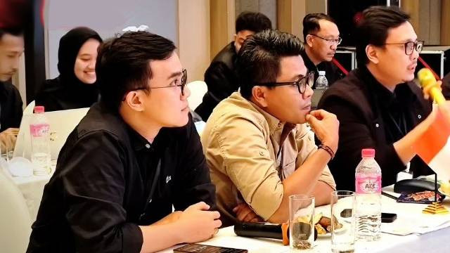 Pimpinan Bawaslu Manado bersama Ketua Bawaslu Sulut (paling kanan), mengikuti rakor penetapan DPS Pilkada 2024.