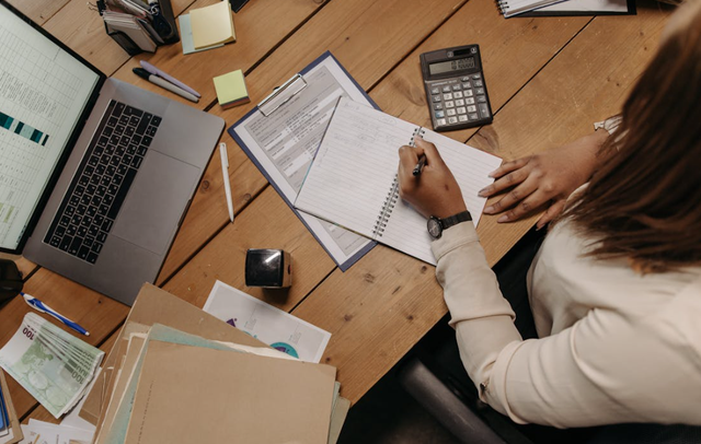 Ilustrasi KI KD Bahasa Indonesia Kelas 5 Semester 1. Sumber: Pexels/Pavel Danilyuk