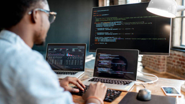 Ilustrasi cara mengatasi "There Has Been a Critical Error on This Website". Foto: iStock