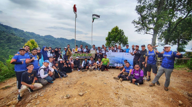 TDA Depok Gelar One Day Hike di Bukit Paniisan Bogor
