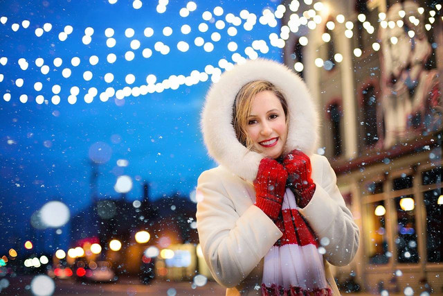Ilustrasi natal romantis. Pixabay/Jill Wellington.