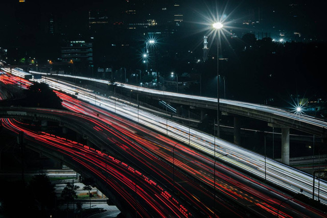 Ilustrasi Tarif Tol Surabaya-Jogja 2024 saat Libur Nataru. Sumber: Unsplash/Fadhila Nurhakim