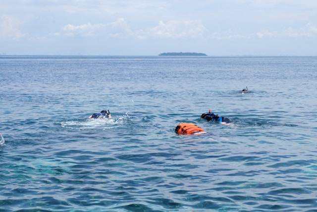 Wisata murah Pulau Seribu, foto: Pulau Seribu, Unsplash/James Tiono