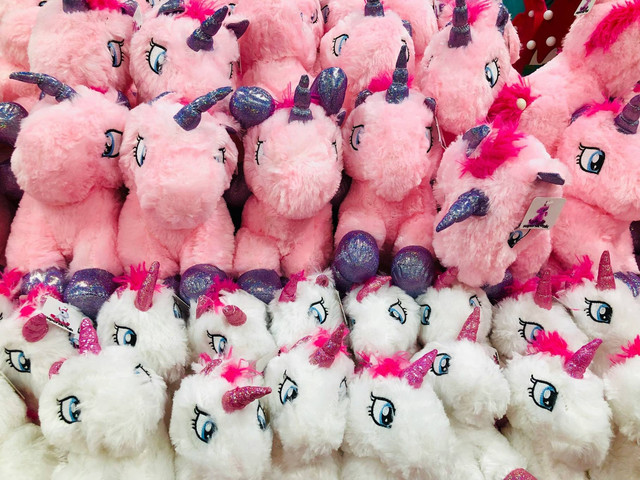 [Miniso Pink DP Mall Semarang] Foto hanya ilustrasi, bukan tempat sebenarnya. Sumber: unsplash/June Gathersolo
