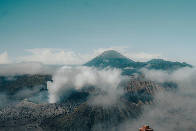 Ilustrasi Sejarah Gunung Krakatau, Foto: Unsplash/Riduwan Gustama