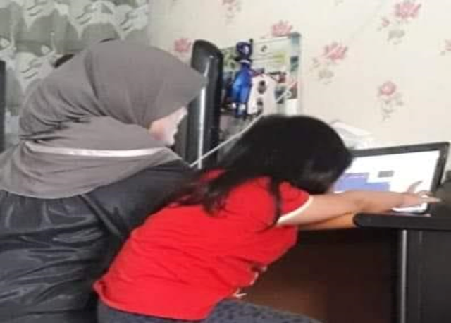 Ilustrasi gambah, Teknologi memperluas relasi menambah wawasan dan ilmu pengetahuan