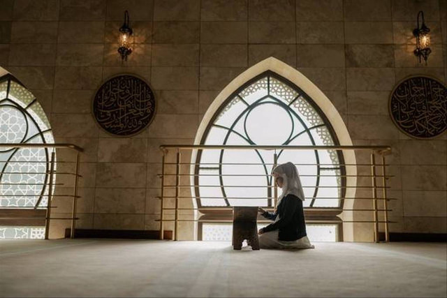 Bulan Rajab adalah salah satu dari empat bulan haram dalam kalender Hijriah, yaitu bulan yang dimuliakan dalam ajaran Islam. Foto: Pexels.com