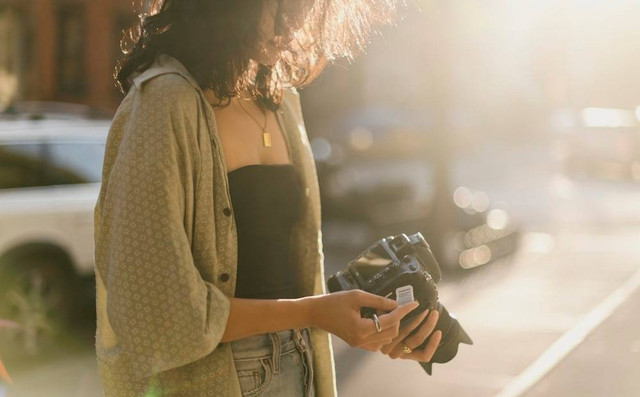 Ilustrasi Makna Lagu Anything Adrianne Lenker Sumber Unsplash/Samsung Memory