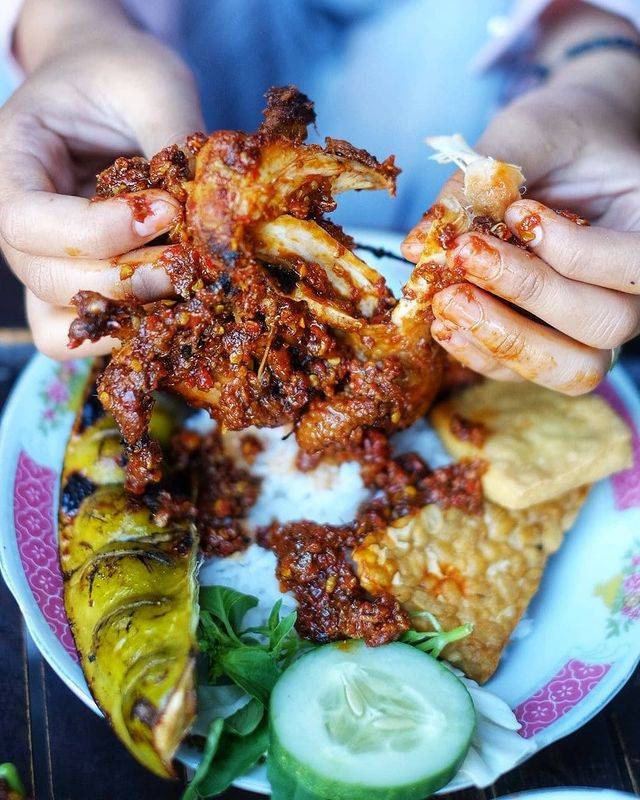Ayam Pedas Artomoro (Foto: Instagram.com/javafoodie)