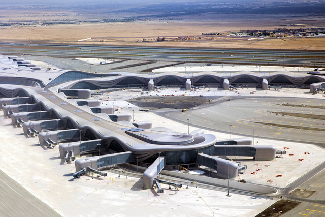 Bandara Internasional Zayed di Abu Dhabi. Foto: ArtEvent ET/Shutterstock