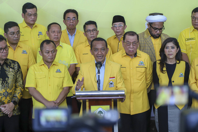 Ketua Umum Partai Golkar Bahlil Lahadalia memberikan keynote speech pada pembukaan Refleksi Akhir Tahun 2024 dan Outlook 2025 di DPP Partai Golkar, Jakarta, Selasa (31/12/2024). Foto: Iqbal Firdaus/kumparan