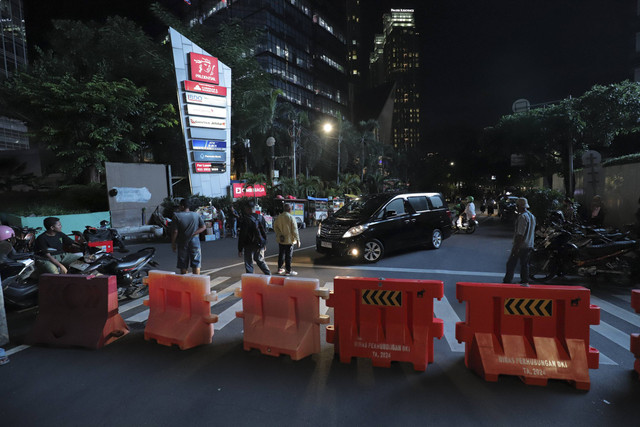 Ilustrasi penutupan jalan. Foto: Jamal Ramadhan/kumparan
