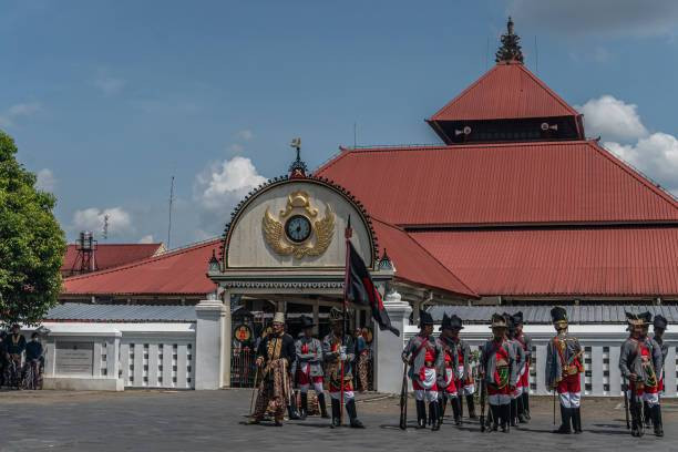 https://www.gettyimages.com/search/2/image?family=editorial&page=6&phrase=yogyakarta%20palace&sort=mostpopular