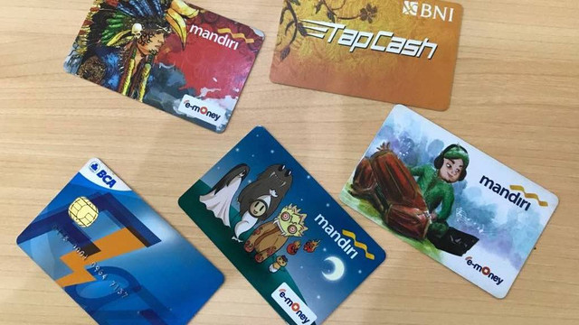 Kartu Uang Elektronik atau e-Money Foto: Dewi Rachmat Kusuma/kumparan