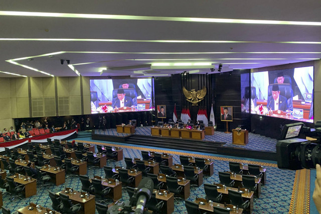 Suasana Rapat Paripurna DPRD Provinsi DKI Jakarta di Gedung DPRD Jakarta, Selasa (14/1/2025). Foto: Luthfi Humam/kumparan