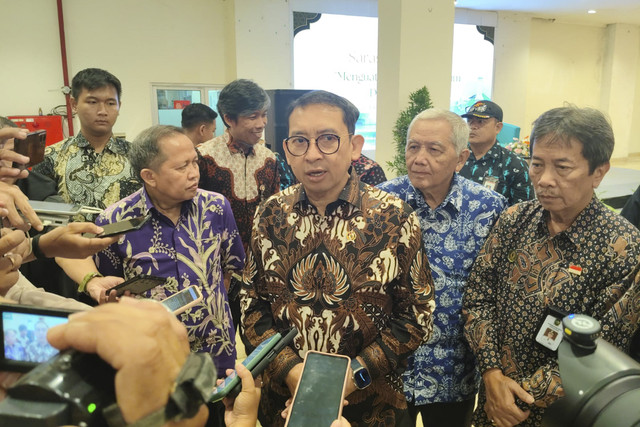 Menteri Kebudayaan (Menbud) Fadli Zon di Taman Pintar, Kota Yogyakarta, Jumat (17/1/2025). Foto: Arfiansyah Panji Purnandaru/kumparan