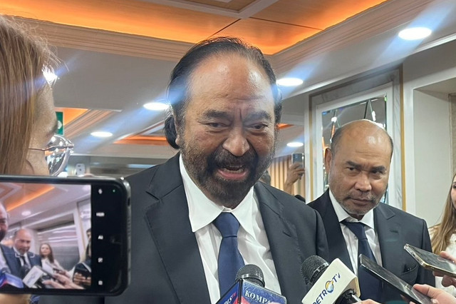 Ketum NasDem Surya Paloh di Fraksi NasDem DPR RI, Senin (20/1/2025). Foto: Haya Syahira/kumparan