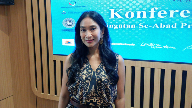 Artis Happy Salma ditemui di Kawasan Cikini, Jakarta Pusat. Foto: Aprilandika Pratama/kumparan