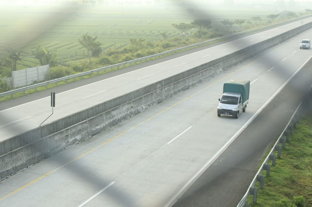 Ilustrasi Tarif Tol Merak - Cikupa 2025 Sumber Unsplash/Novita Ramadhani