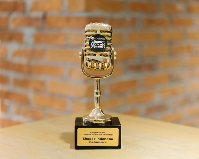 Shopee Indonesia berhasil meraih penghargaan sebagai e-commerce utama pilihan Gen Z pada ajang ajang Marketeers Youth Choice Award 2025 di CGV Grand Indonesia, Jumat (24/1/2025). Foto: Istimewa