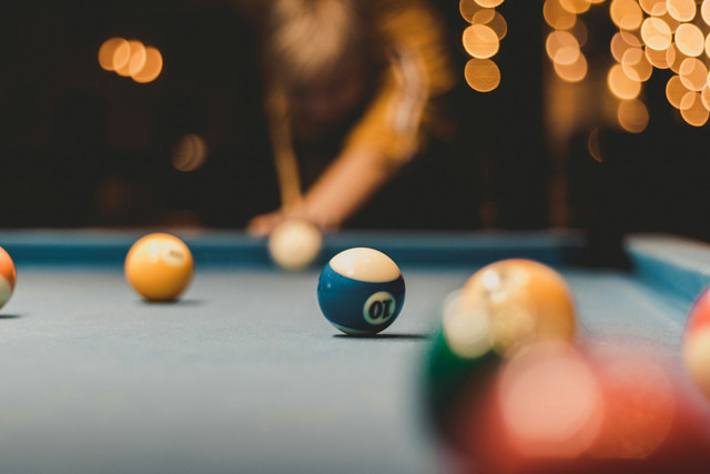 Ilustrasi Istilah dalam Olahraga Billiard yang Perlu Dipahami, Unsplash/Christian Wiediger