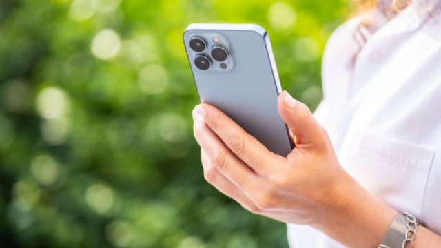 Ilustrasi True Tone iPhone. Foto: iStock