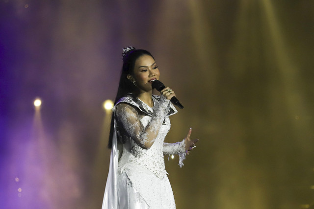 Konser 'Bingah' Yura Yunita di Istora Senayan, Jakarta, Minggu (2/2/2025). Foto: Jamal Ramadhan/kumparan