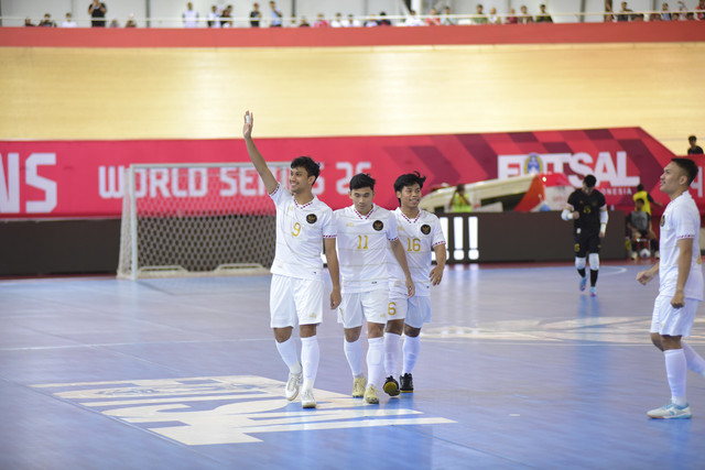 Timnas futsal Indonesia saat melawan Timnas Arab Saudi pada pertandingan 4Nations World Series 2025 di Jakarta International Velodrome, Minggu (2/2/2025). Foto: Dok. FFI