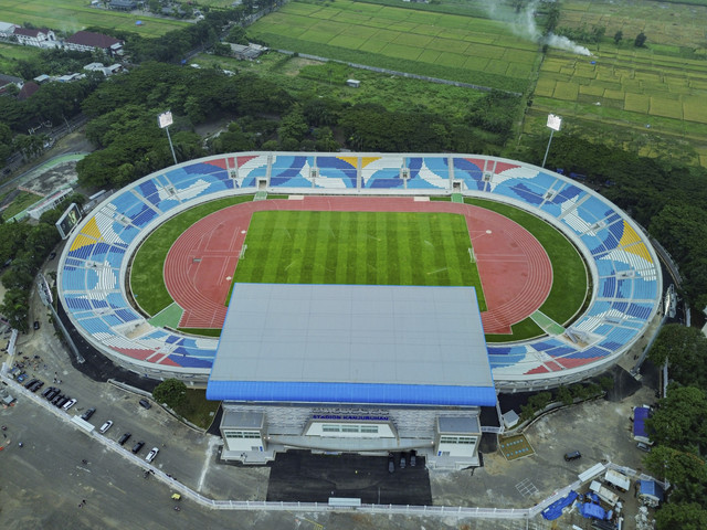 Foto udara Stadion Kanjuruhan yang selesai renovasi di Kepanjen, Kabupaten Malang, Jawa Timur, Sabtu (18/1/2025). Foto: Irfan Sumanjaya/ANTARA FOTO