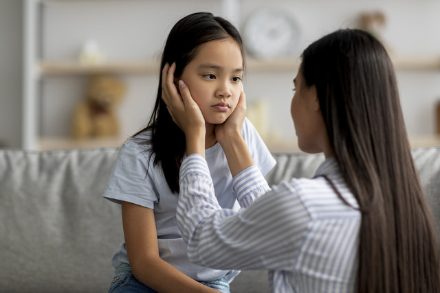 Ilustrasi ibu mengelola stres bersama anak. Foto: Prostock-studio/Shutterstock