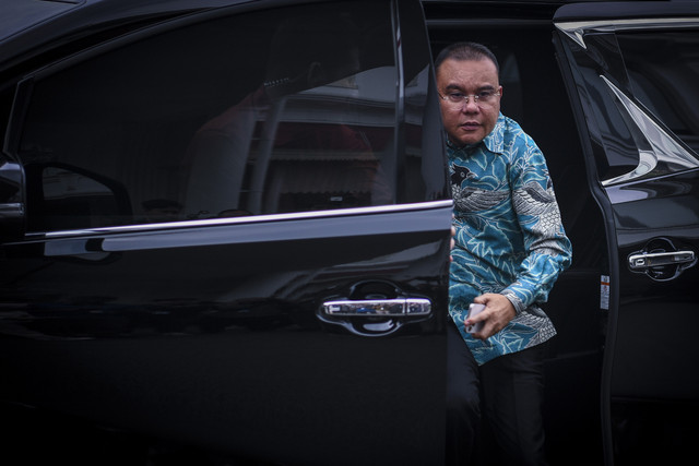 Wakil Ketua DPR Sufmi Dasco Ahmad turun dari kendaraan sebelum bertemu Presiden Prabowo Subianto di kompleks Istana Kepresidenan, Jakarta, Selasa (4/2/2025). Foto: Galih Pradipta/ANTARA FOTO