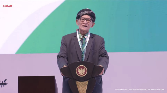 Rais Aam PBNU KH Miftachul Akhyar memberikan sambutan pada Harlah ke-102 Nahdlatul Ulama (NU) di Istora Senayan, Jakarta, Rabu (5/2/2025).  Foto: YouTube/ Sekretariat Presiden