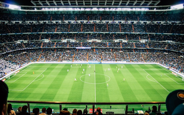 Ilustrasi Link dan Cara Nonton Live Streaming Madura United vs PSBS Biak Sumber Unsplash/Vienna Reyes