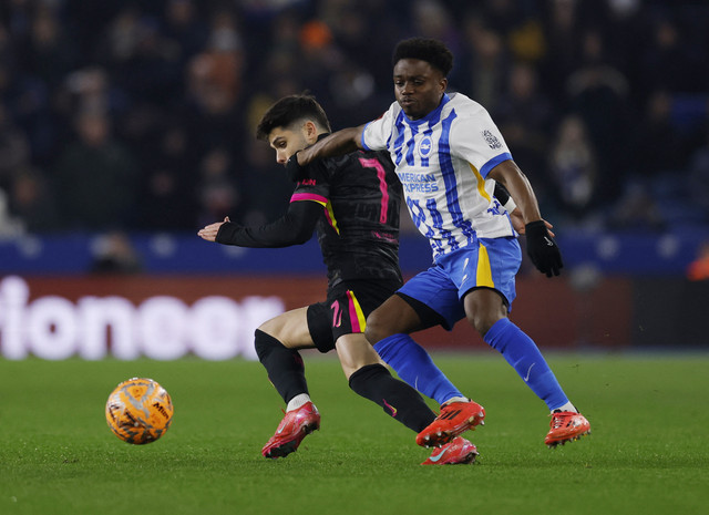 Chelsea berhadapan melawan Brighton & Hove Albion dalam pertandingan Piala FA 2024/25 di Stadion Falmer, Minggu (9/2) dini hari WIB. Foto: Reuters/Andrew Couldridge