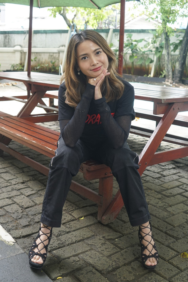 Pemeran Qodrat 2, Acha Septriasa saat berkunjung ke kantor kumparan di Jakarta, Senin (10/2/2025). Foto: Syawal Febrian Darisman/kumparan