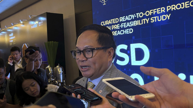 Wakil Menteri Badan Usaha Milik Negara (BUMN) Kartika Wirjoatmodjo dalam acara Mandiri Investment Forum 2025 di Hotel Fairmont Jakarta, Selasa (11/2/2025). Foto: Ave Airiza Gunanto/kumparan