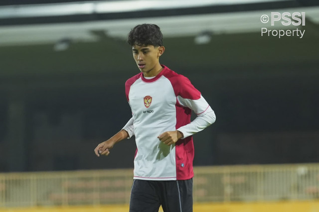 Welber Jardim bersama Timnas U-20 saat sesi latihan persiapan Piala Asia U-20 di Shenzhen Youth Football Training Base, Tiongkok, Senin (10/2/2025). Foto: Dok. PSSI