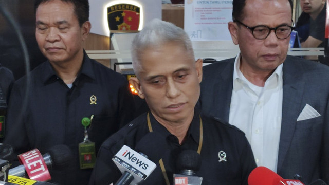 Humas PN Jakarta Utara, Maryono, memberikan keterangan terkait laporan terhadap Pengacara, Razman Arif Nasution, di Bareskrim Polri. Foto: Rachmadi Rasyad/kumparan