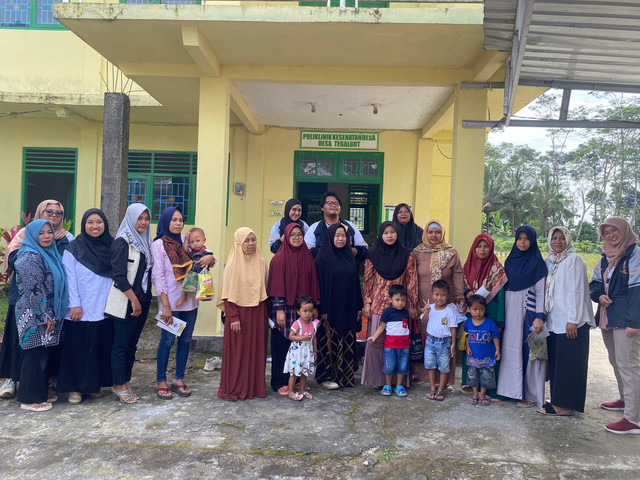 Penyuluhan Mengenai Pemberian Makan Tambahan (PMT) Oleh KKN TIM 1 UNDIP 2025, Desa Tegalgot