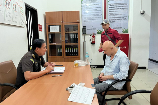 Tersangka kasus pembunuhan, Arif Nugroho saat dilimpahkan ke kejaksaan. Foto: Dok. Istimewa