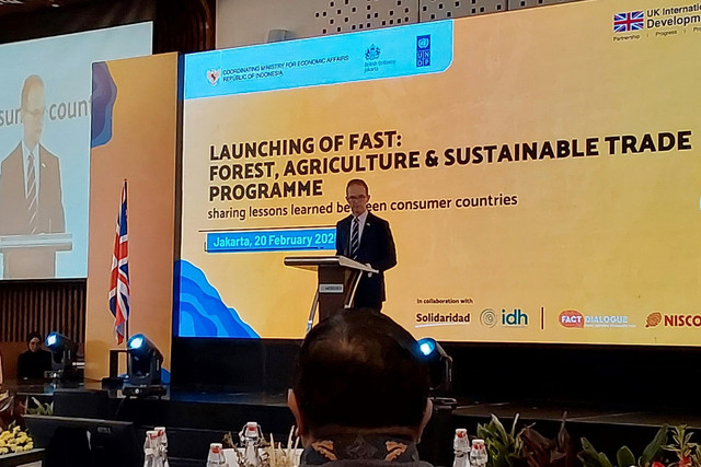 Duta Besar Inggris untuk Indonesia Dominic Jermey dalam peluncuran Forest Agriculture and Sustainable Trade Programme (FAST) di Jakarta, Kamis (20/2/2025). Foto: Nadia Riso/kumparan