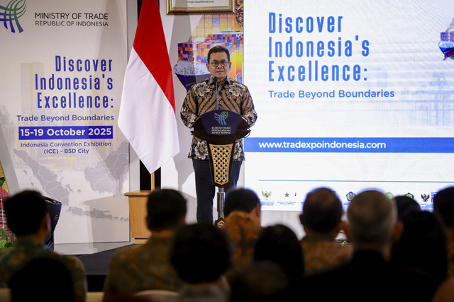 Menteri Perdagangan Budi Santoso menyampaikan sambutan saat peluncuran Trade Expo Indonesia (TEI) ke-40 di Auditorium Kementerian Perdagangan, Jakarta, Kamis (20/2/2025). Foto: Jamal Ramadhan/kumparan
