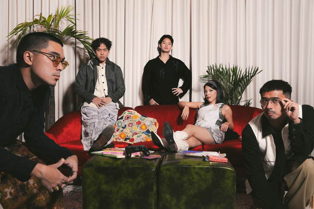 Band alternative-pop Lomba Sihir rilis lagu yang didekasikan untuk sofa. Foto: Dok. Istimewa