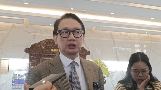 Wakil Menteri Luar Negeri Arif Havas Oegroseno di Kantor Kemenko Bidang Perekonomian, Jumat (21/2/2025). Foto: Ave Airiza Gunanto/kumparan