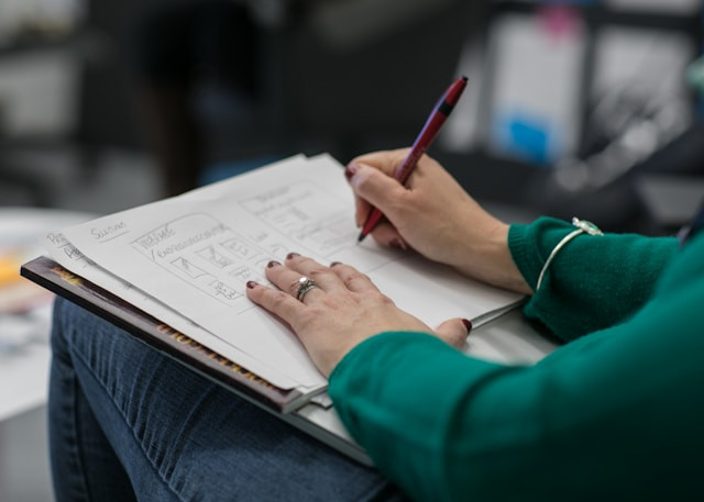 Ilustrasi Soal UTS Bahasa Indonesia kelas 9 semester 2 dan Jawabannya. Unsplash/Jason Coudriet